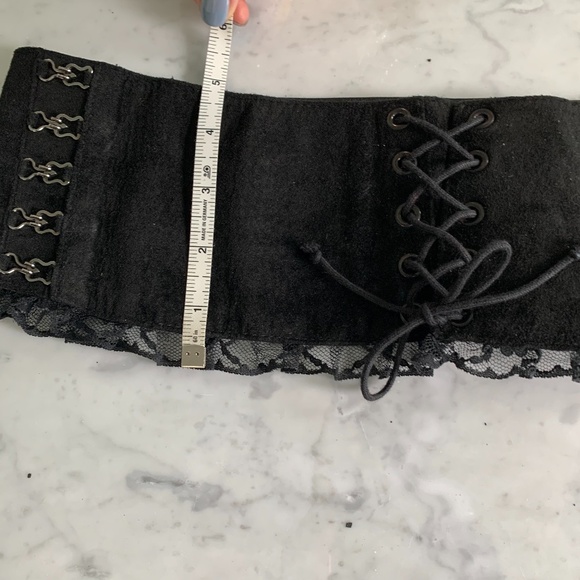 Corset style belt with lace - Picture 3 of 5